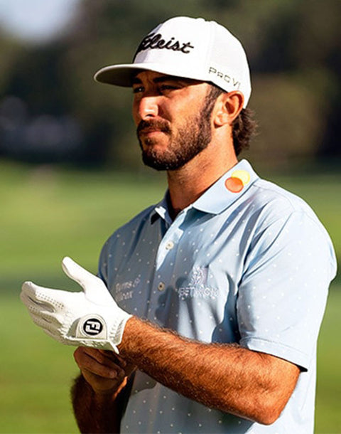 Handschuhe und Kopfbedeckungen